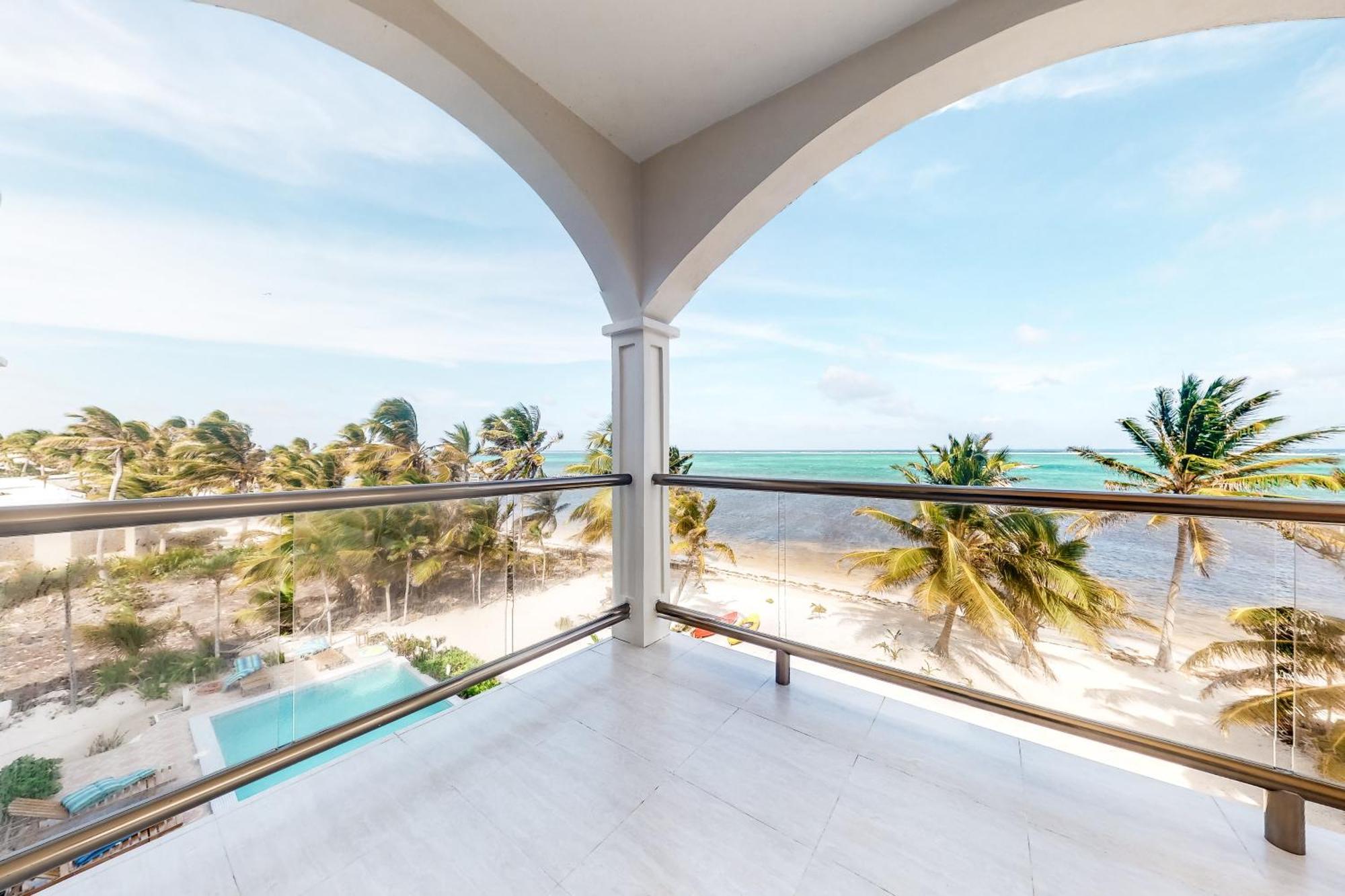 Blue Water Beach Villas San Pedro  Oda fotoğraf