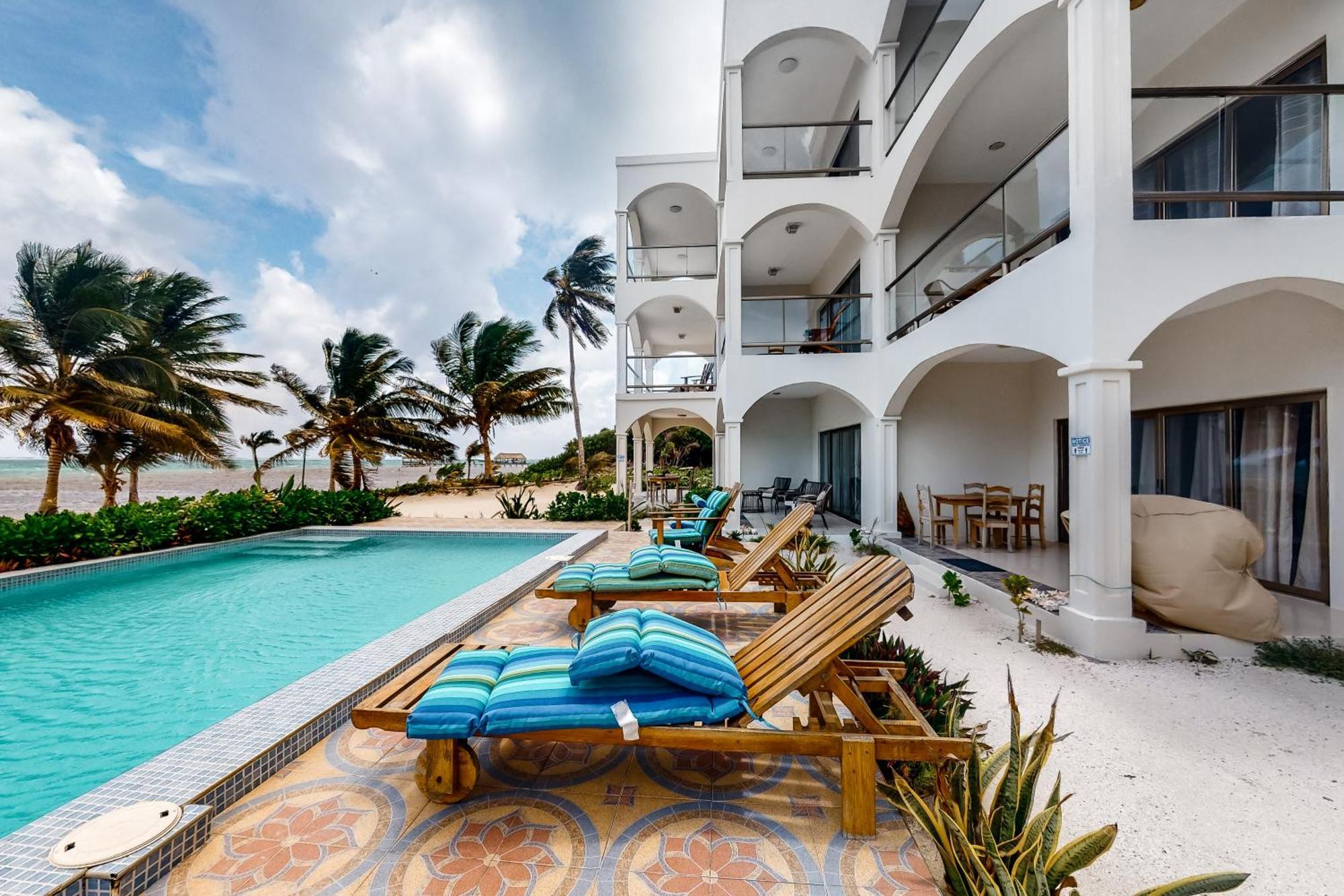 Blue Water Beach Villas San Pedro  Oda fotoğraf