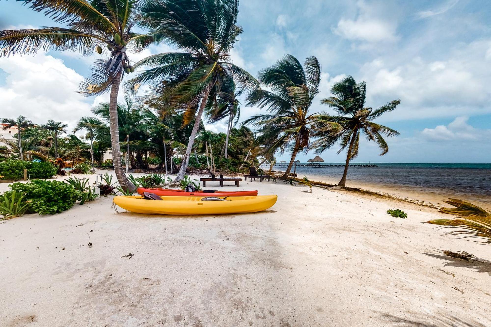 Blue Water Beach Villas San Pedro  Oda fotoğraf
