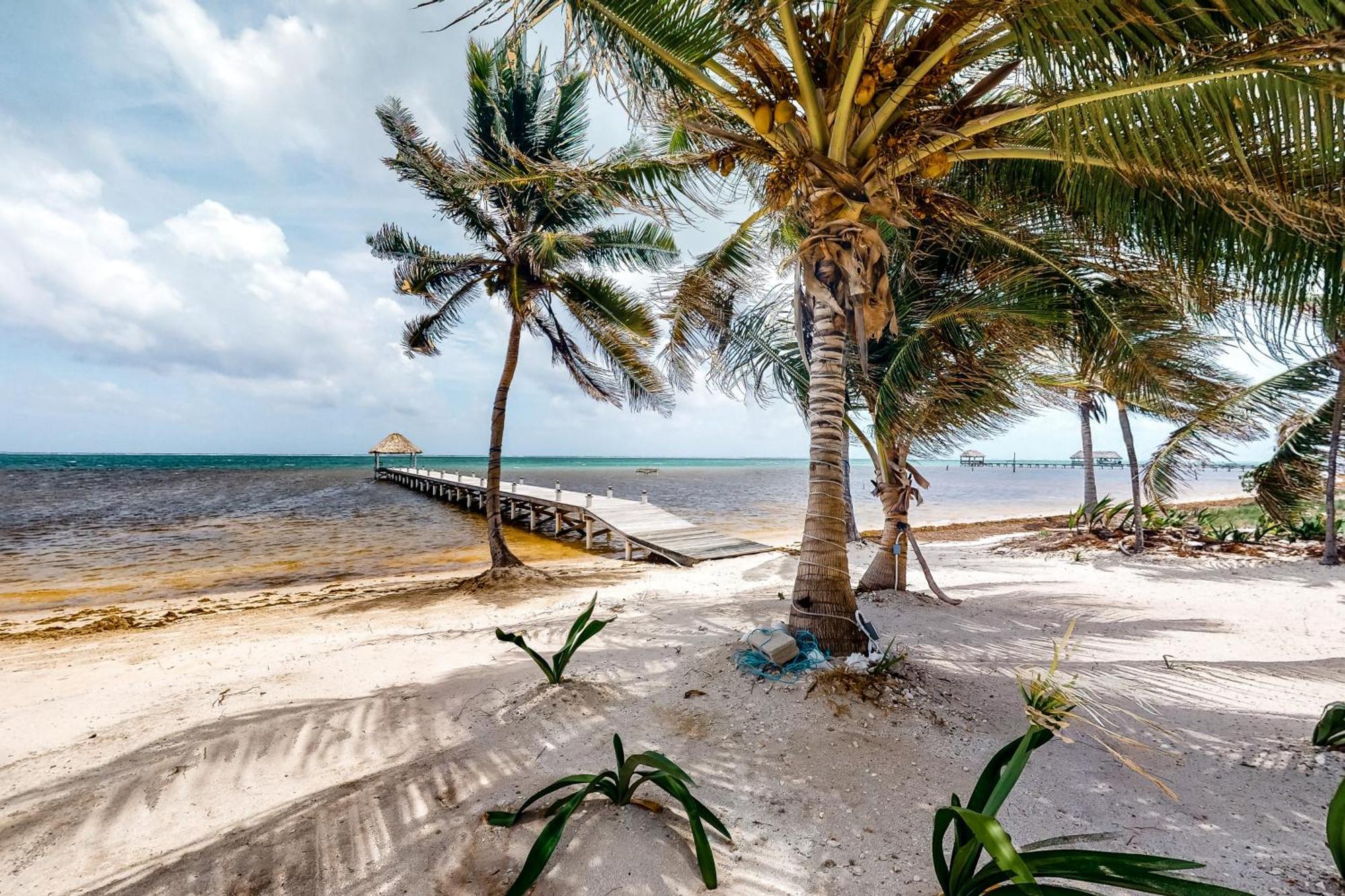Blue Water Beach Villas San Pedro  Oda fotoğraf