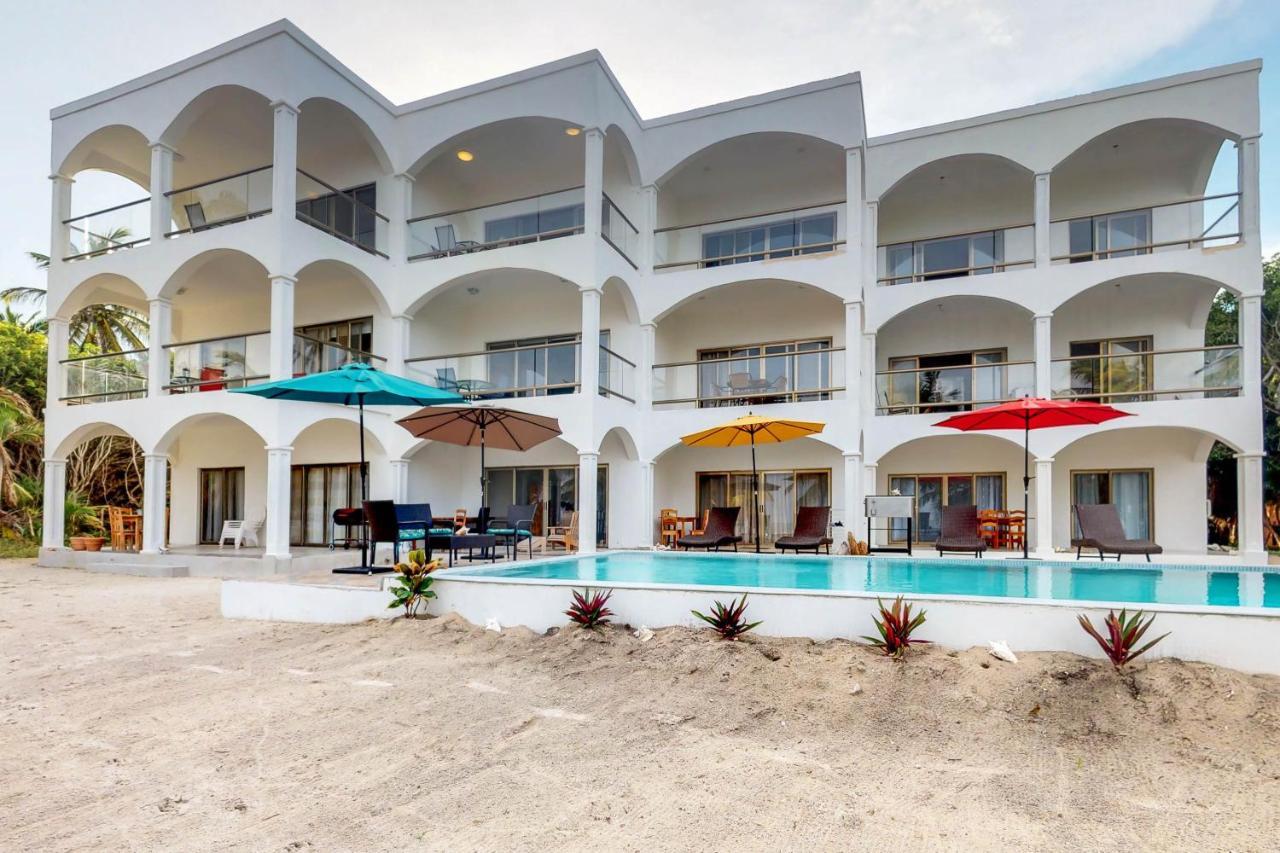 Blue Water Beach Villas San Pedro  Dış mekan fotoğraf