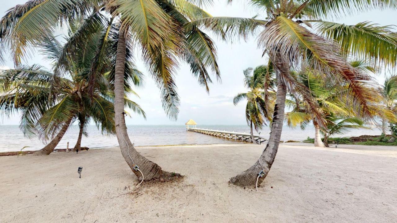 Blue Water Beach Villas San Pedro  Oda fotoğraf