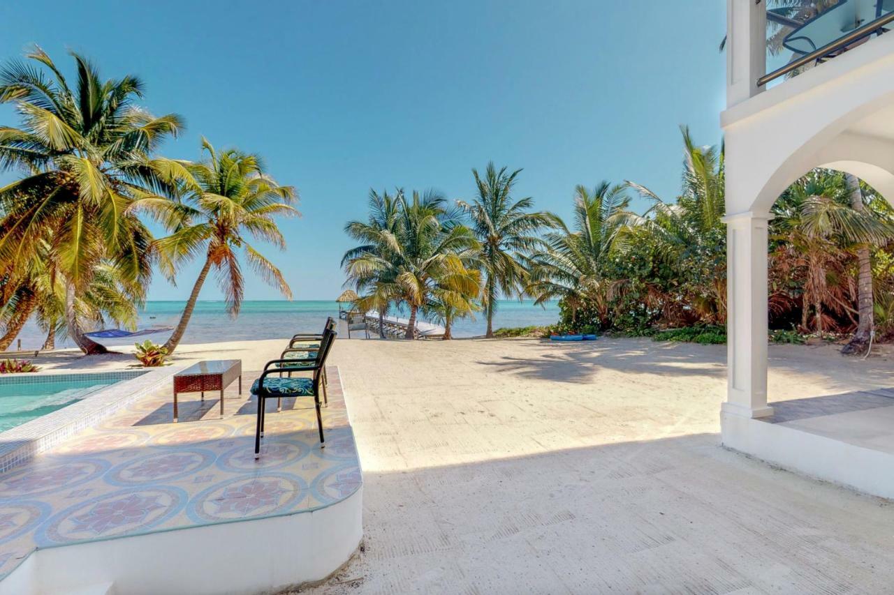 Blue Water Beach Villas San Pedro  Oda fotoğraf